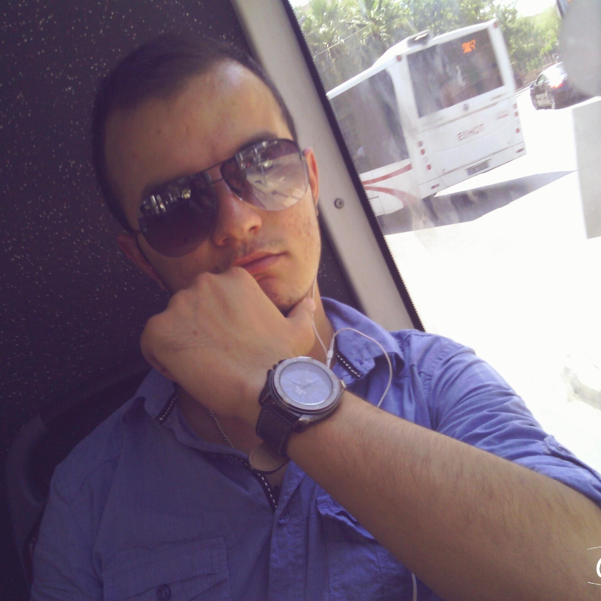 tek kaybetmiyecegin sey guluslerin olmali bu hayatta!!! :)