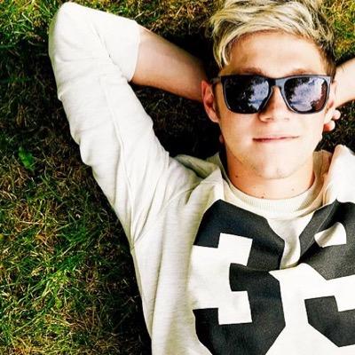 hey this is a free follow so dont follow! follow my main account @85ftnjh please :)