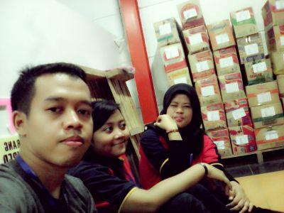 bustomi040493's profile picture. 