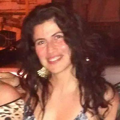 ChrisGotlib's profile picture. Advogada