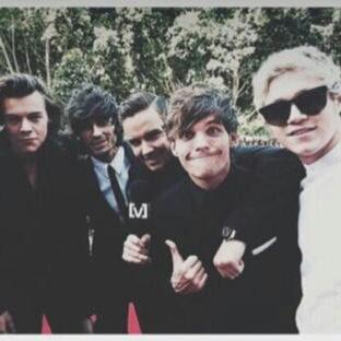 locklayoutsx's profile picture. @94redstyles & @irishxcraic,, give creds if used