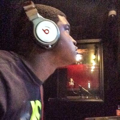 0nly_1DaVinci's profile picture. Upcoming engineer. Never forget where you come from but always remember what you live for #Nate