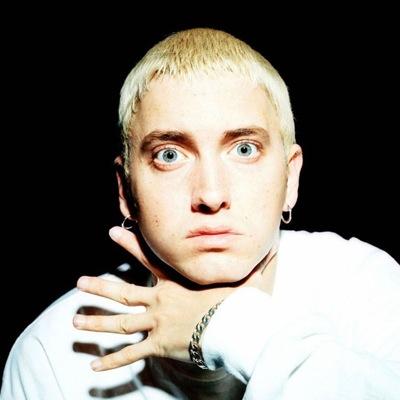 nicolemorphis's profile picture. I love minecraft and eminem My bffl is zoe dycus My fav singers are eminem and a lil of 5sos My fav colors are pink green yellow My fav show the walking dead