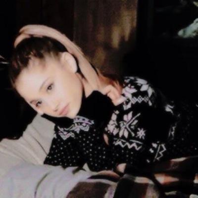 bocasIyrics's profile picture. I only post Ariana layouts | Rt & Tweet me if you want | make sure you follow me or I can't dm you! | You need to give credits! | owned by @bocaschaneI