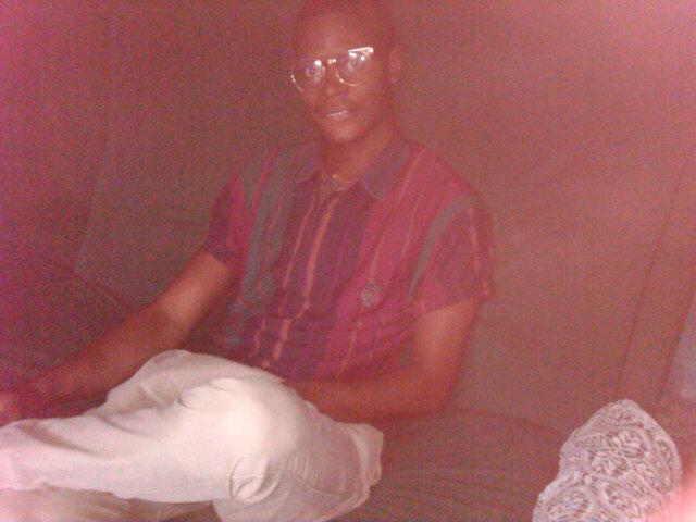#Team follow and will give u a follow back#A Rapper and a guy wif less words#LAG %PH
