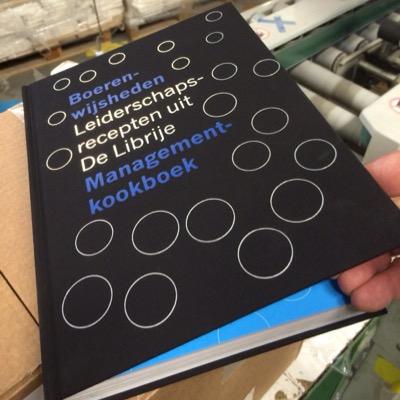 Niels van Rees en Tjeerd den Boer hebben een  biografie gemaakt van de leiderschaps stijl in Restaurant De Librije. Management boek met smaak!