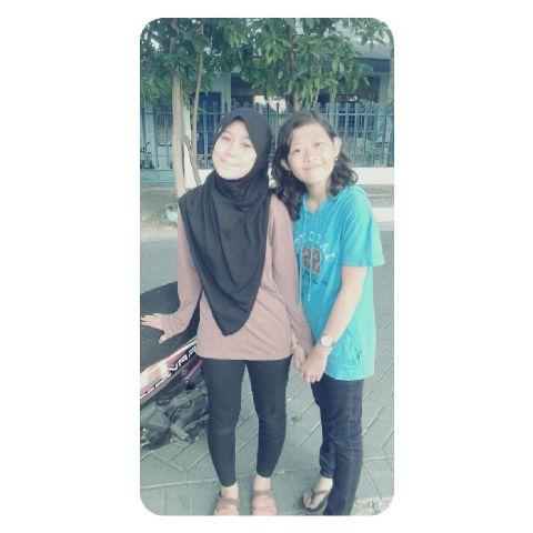 AngelaSili's profile picture. Angela|8 Des 2000|16{}|DKMP :* {}|8C ^_^