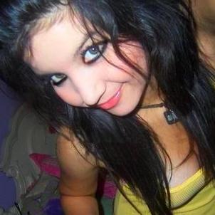 vanesa0218's profile picture. 