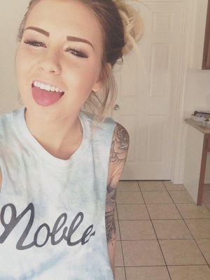 Josephine Nicole·single·etero.