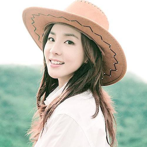 K POP lover | ExOcytosises, ^BIGBANG^ *~2ne1~*, YG Family, & B.A.P | love to play BADMINTON | luv to sing  #CrIsAnGeL