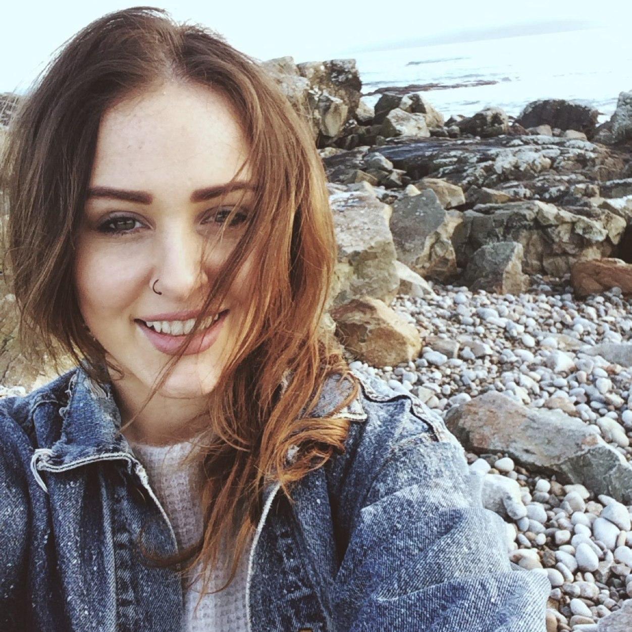 EvieWard_'s profile picture. I have far too many vices. It's all about the grub. Country Choice • NutShed