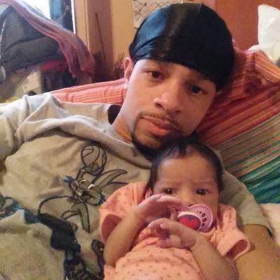 I'm a proud father of 3 and also play basketball  I ❤ you Candice , Robert , Aniyah, and Olivia❤️❤️❤️❤️