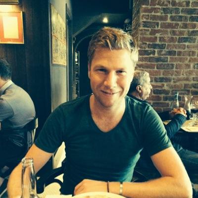 Air Traffic Controller & Supervisor at Amsterdam ACC | Trainer/Coach Meeuwen A1 | Amsterdam | Traveling | Apple | PH-BOOT | Wine