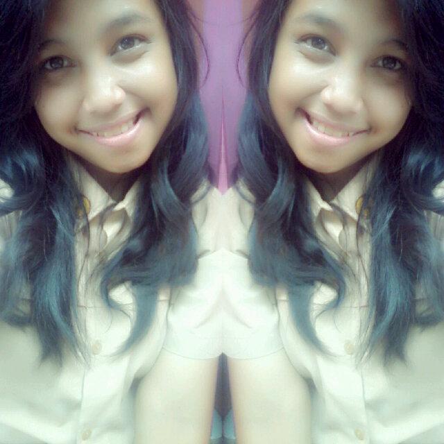 Serly anggun puspitasari , X TKJ 5 , SMK 10 Malang , arek pelo :D ,  Gak neko , Pingin mbahagiakno ibuk ambek ayah :* :D