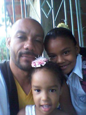 hoy dia me siento con felicidad real. gracias mi DIOS.