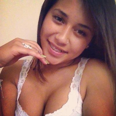 960746348
face: Sthephani Patricio
 _taldasthe
 stheprincesa 
     - SOLTEIRA