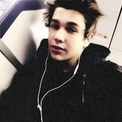 I love Austin Mahone so much...He is perfect...I'm Mahomie 4 ever...I am one of those whom he hates, I hate..