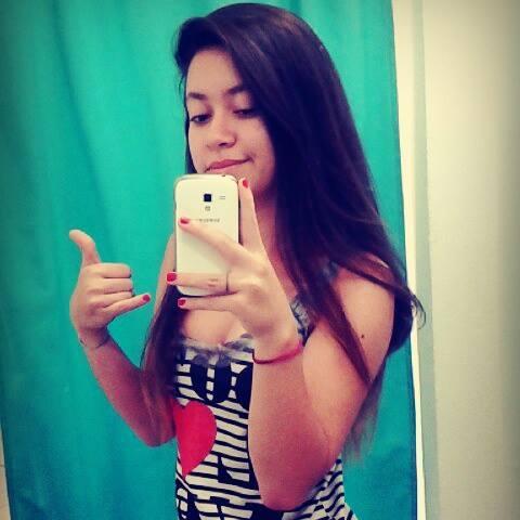 perfeita?Desculpa ae mas..não sou!Prefiro viver no mundo das loucuras do que no mundo da perfeição !