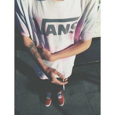 MesSalutations's profile picture. j'ai été idiote de vous croire, maintenant c'est fini, je ne fais plus confiance à personne et j'arrête de m'attacher