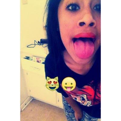 add me on snapchat : stephlovesyou_1 add me on kik : stephlovesyou_714