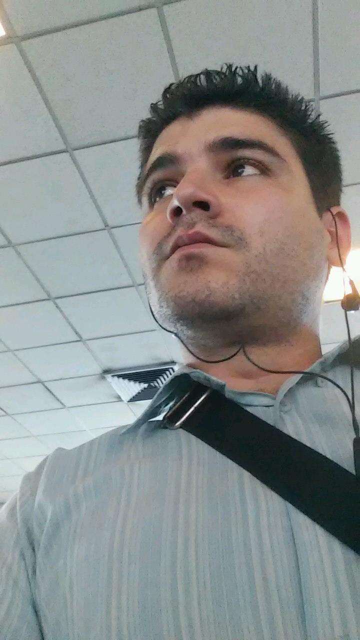 abrajogochi's profile picture. Abogado UC, padre de 2 niñas hermosas,Como todo búen Venezolano trabajando duro para sobrevivir...con hambre de progreso y superación