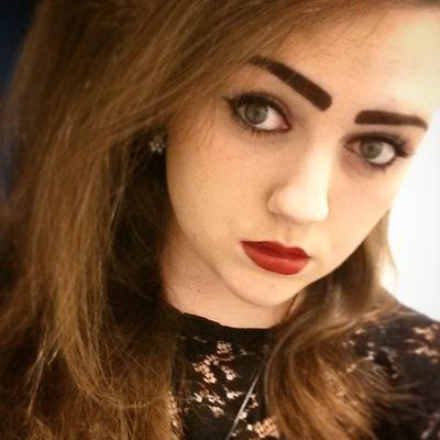 NicolaUnwin_'s profile picture. Boo.