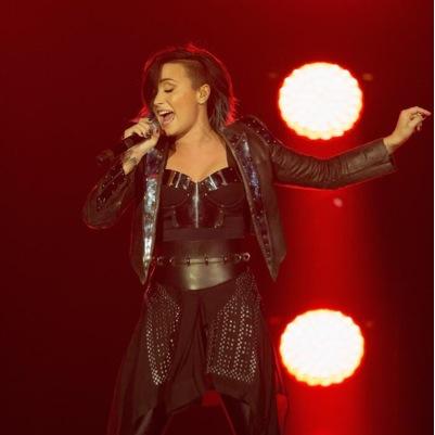 FOLLOW @nerdylovatic922 @louis_ismybby follow them or i will unfollow