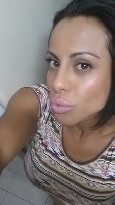 ola seja bem vindos, meu nome é caroline corletto,trabalho com dança aqui no japão.atualmente meu nome artistico é SENSUAL DO FUNK beijos DEUS ABENÇOE TODOS