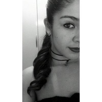 Sem criatividade e com preguiça d+ pra fazer uma bio decente '-'