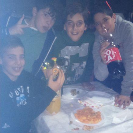 AQUI OLVEREÑO DE 12 AÑOS 
CATALAN Y DIVERTIDO  
MIS AMIGOS LO MEJORES