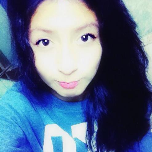 soy divertida,buena amiga y mi formula para la felicidad es ser feliz haciendo  feliz a las personas U3U