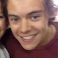 follow @75fringeharry and @kenziegrillette becauze we are the same person 1!¡1¡!!