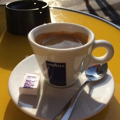 moncafeetmoi's profile picture. les périples d une neo-parisienne à travers les cafés. #paris #Cafe #addict