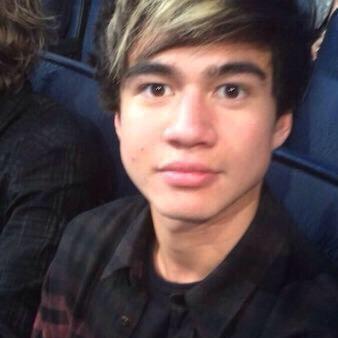 go follow @calumft182 bc she deserves more followers !!!!