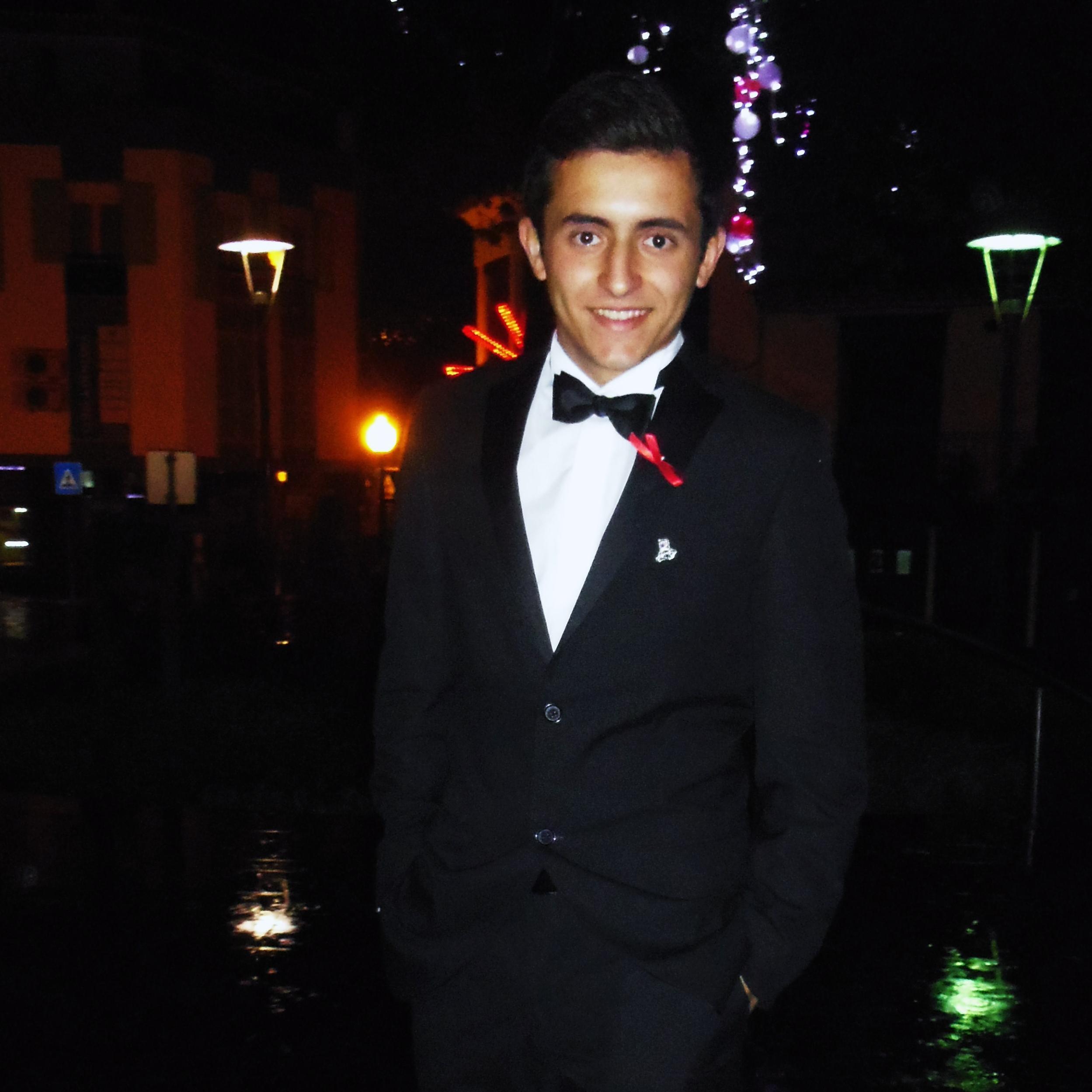 17 anos/ 12ºano/ Benfiquista/ Madeirense