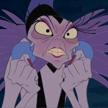 EMPERATRIZ A TIEMPO COMPLETO Y TÍA DEL NIETO DEL HERMANO DE LA ESPOSA DEL PRIMO DE LA TÍA DE PACHA A TIEMPO PARCIAL. ¡TIRA DE LA PALANCA, KRONK!