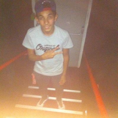 yanissheguey's profile picture. y'a n'a assez