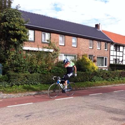 Trotse papa | Verslaafd aan American Football | #HTTC || Supporter van @AFCAjax | Financial Controller bij Movico BV