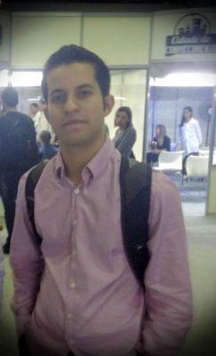 Mineiro, Atleticano e estudante de Engenharia.