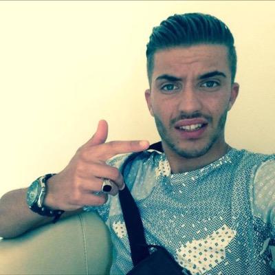 B12Zak's profile picture. 