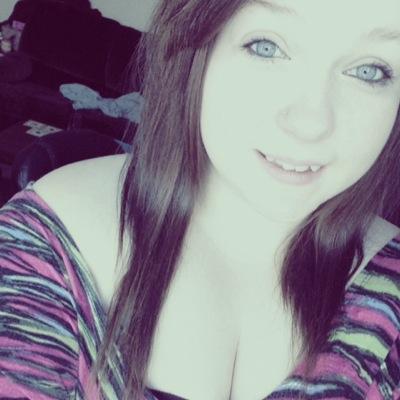follow me I'll follow you! 
Hedley is my life 
17 years young
Brown hair blue eyes
59