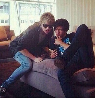 5sos is life~4 boys stole my heart~Lukes bae~0/4~