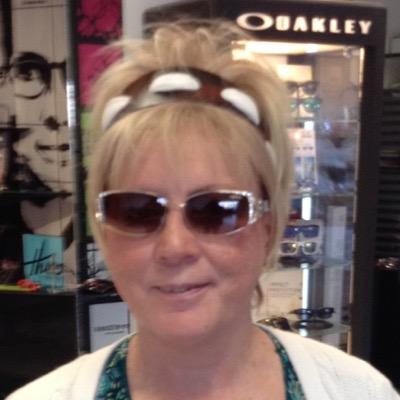 Original Port Arthur Gal now in Winnipeg/married/love people and travel