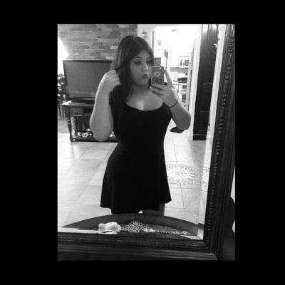 pinaa723's profile picture. mchs✌️