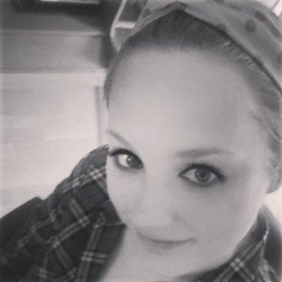 bensymrna's profile picture. tanrıyı güldürmek istiyorsan ona planlarından bahset