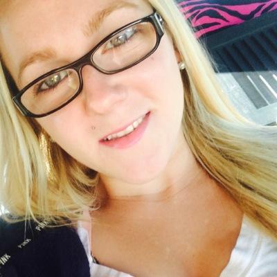 eat_my_tweets99's profile picture. 