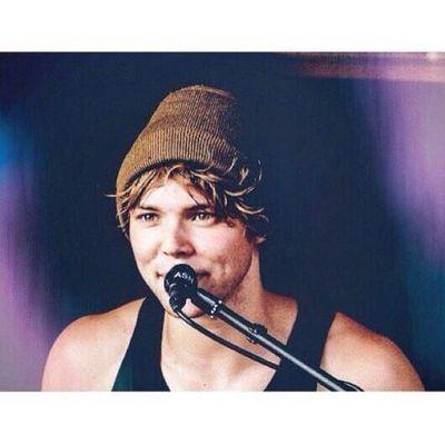 Follow @hemmosexystyles RT this: https://t.co/psWp5YtWoq?