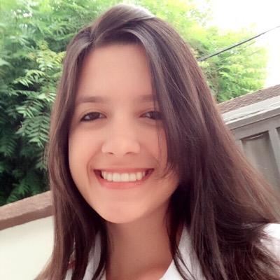 Bacharelanda em Odontologia em Patos -PB