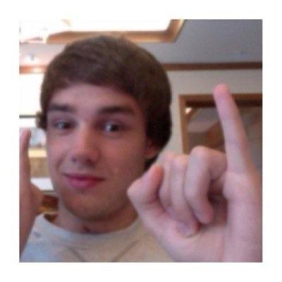 hiii please follow @writinghoran , thank you !!