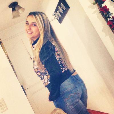 alejandra_carm's profile picture. 